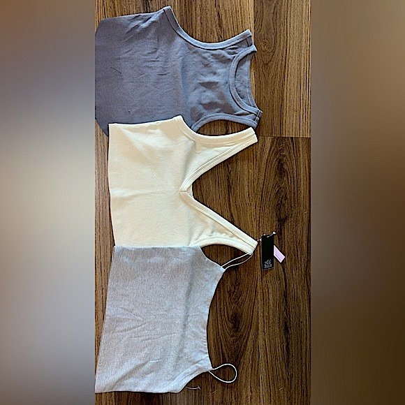 (9) crop top bundle - Picture 4 of 5